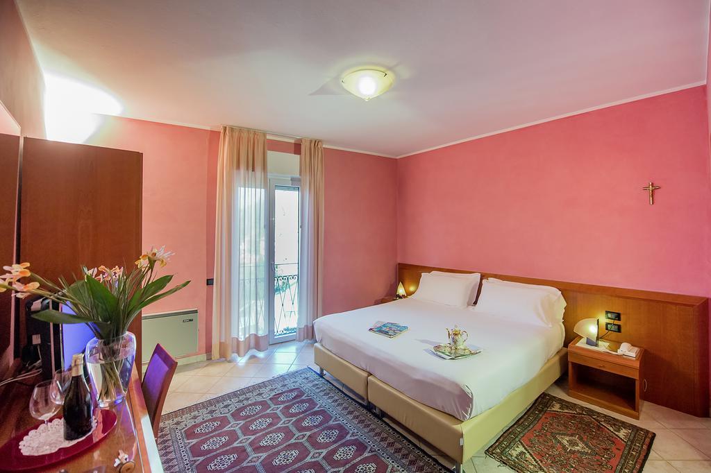 Hotel San Gerolamo Vercurago Εξωτερικό φωτογραφία