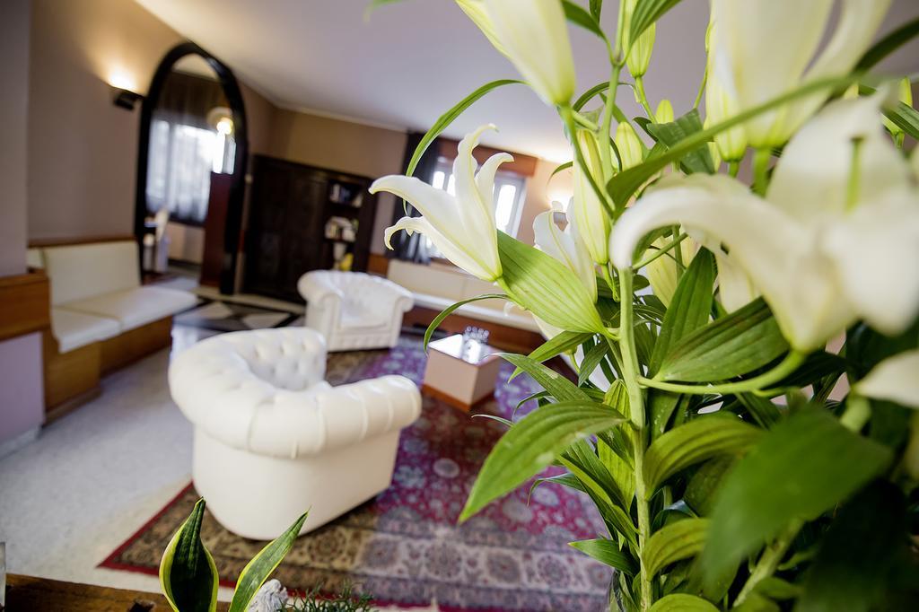 Hotel San Gerolamo Vercurago Εξωτερικό φωτογραφία