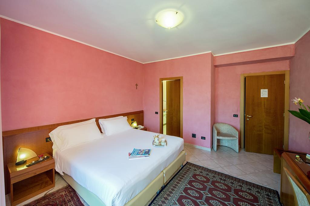 Hotel San Gerolamo Vercurago Εξωτερικό φωτογραφία