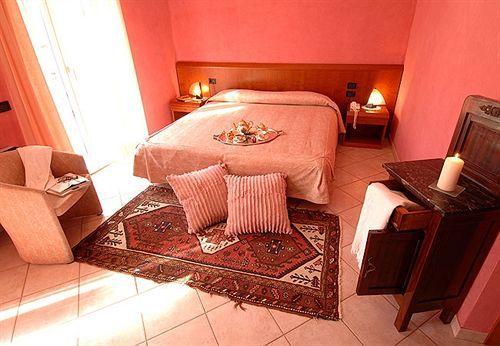 Hotel San Gerolamo Vercurago Εξωτερικό φωτογραφία