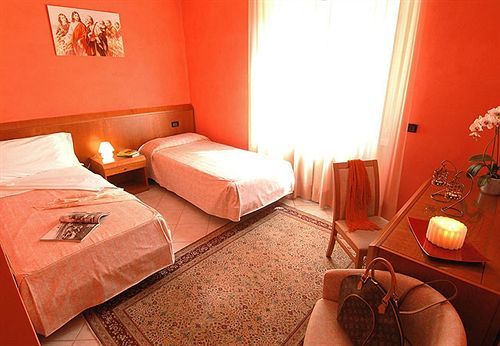 Hotel San Gerolamo Vercurago Εξωτερικό φωτογραφία